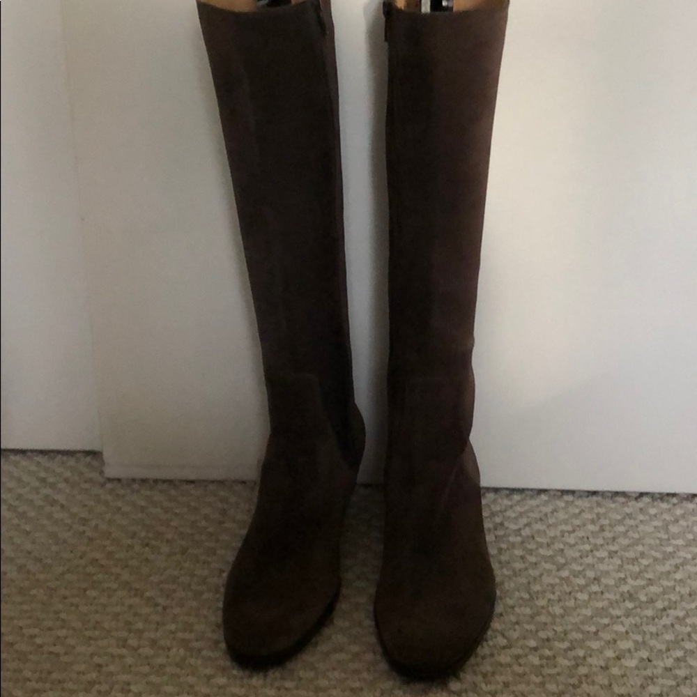 Gravati suede boots